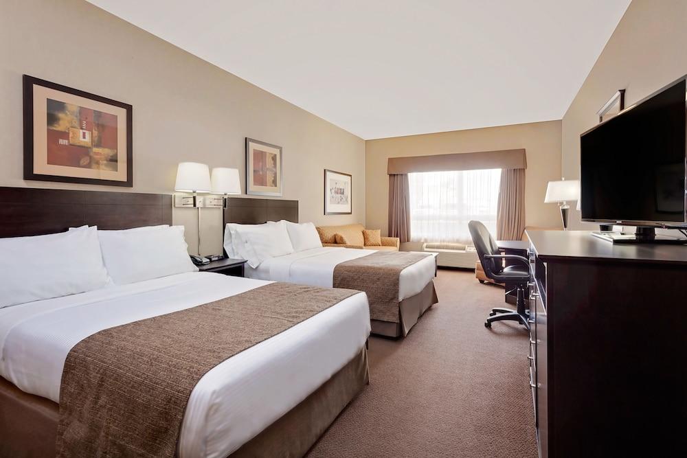 Ramada By Wyndham Camrose Hotel Kültér fotó