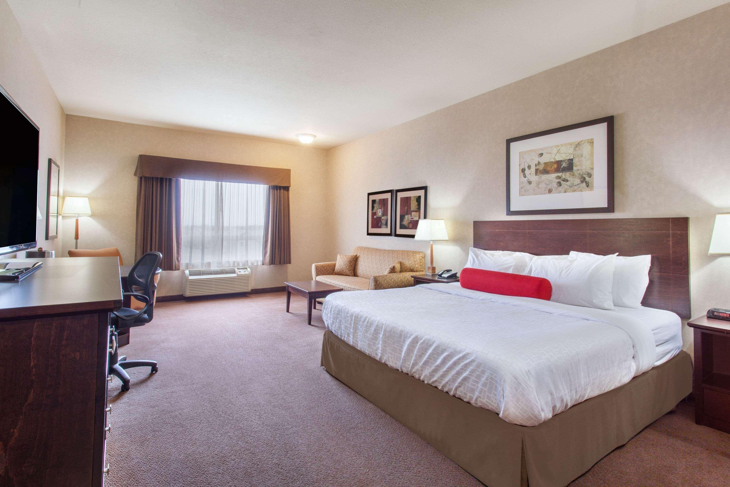 Ramada By Wyndham Camrose Hotel Kültér fotó